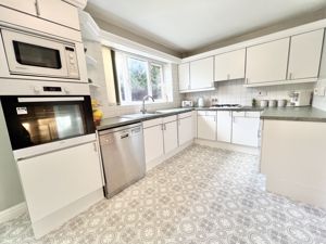 KITCHEN- click for photo gallery